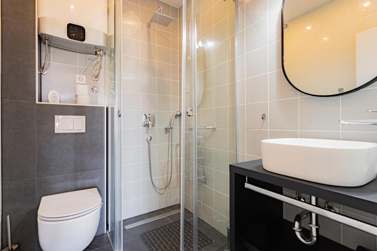 Apartmani Benzon Baška Voda المظهر الخارجي الصورة