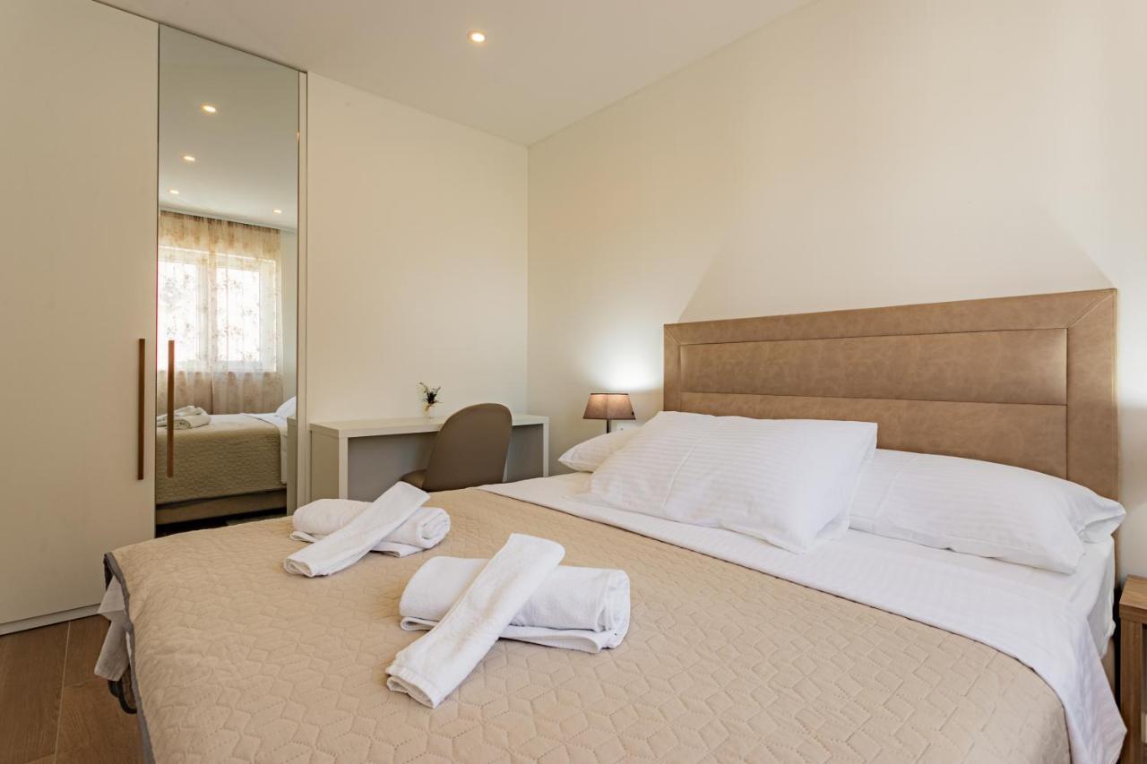 Apartmani Benzon Baška Voda المظهر الخارجي الصورة