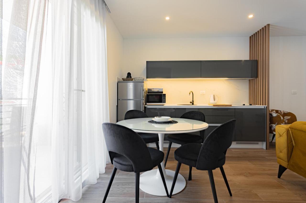 Apartmani Benzon Baška Voda المظهر الخارجي الصورة