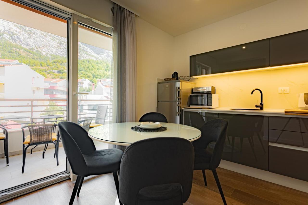 Apartmani Benzon Baška Voda المظهر الخارجي الصورة