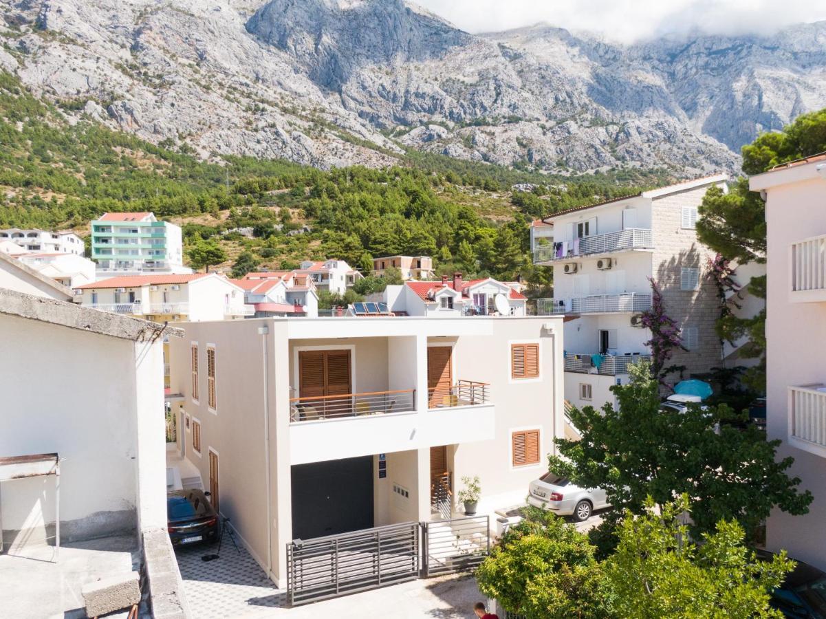 Apartmani Benzon Baška Voda المظهر الخارجي الصورة
